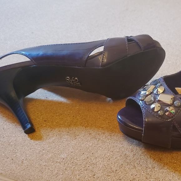 Simply Vera | Vera Wang purple open-toe slingbacks - Picture 3 of 4